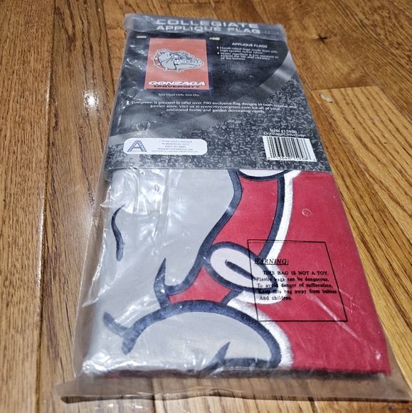 Gonzaga Flag NEW 28"x44" Large - Picture 5 of 6